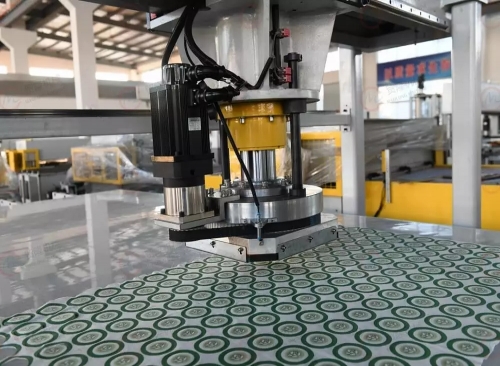 环亚在线注册_环亚（中国） 全自动CCD成像定位裁断机